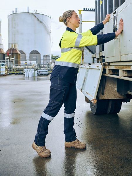 BL8438T Bisley Apex 185 Women's Taped Hi Vis FR Vented Shirt