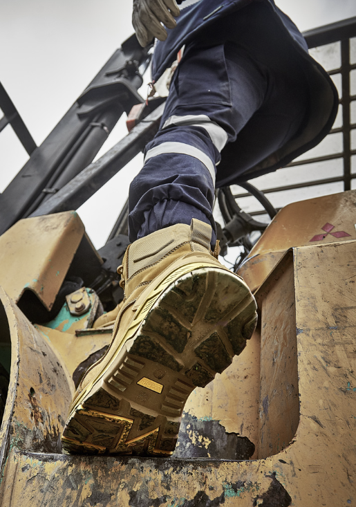 Syzmik ZFL601 UltraFort 6Z Side Zip Safety Boot